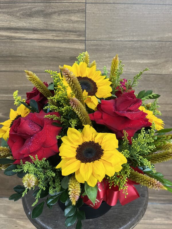 BOX rosas vermelhas e girassóis - Imagem 2