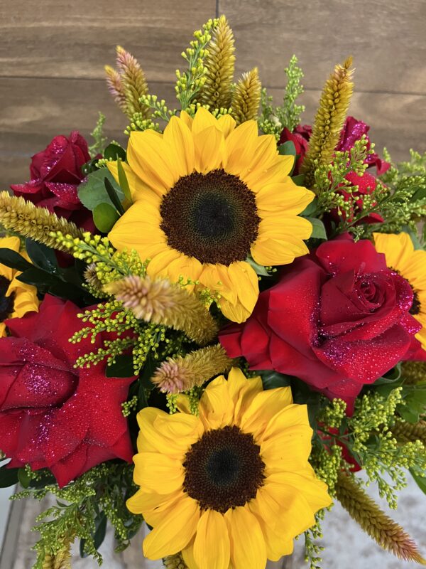BOX rosas vermelhas e girassóis - Imagem 3