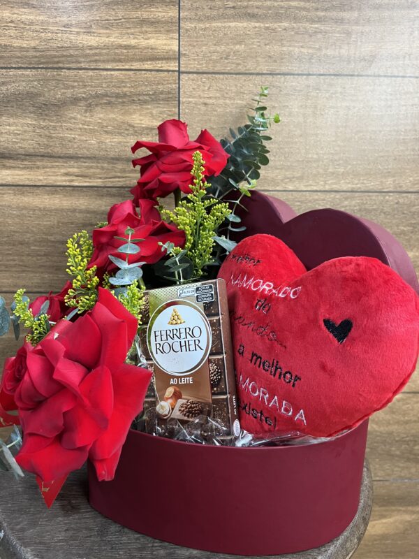 BOX rosas importadas com Coração de pelúcia + Ferrero Rocher