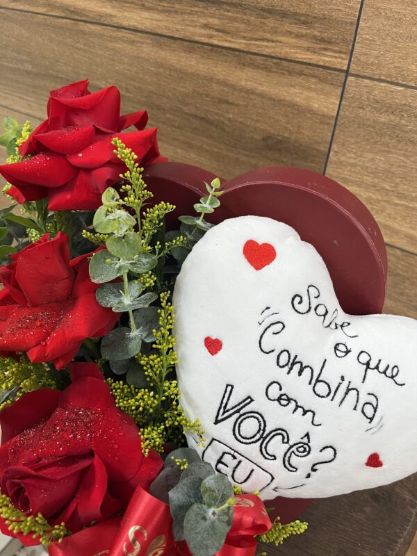 BOX coração branco de Pelúcia com Rosas Vermelhas - Imagem 4