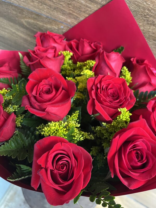 Buquê Uma Dúzia Rosa Nacional - Imagem 2