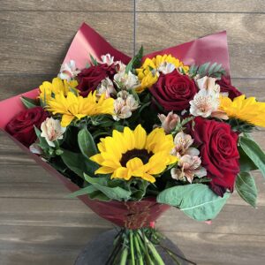 Buquê Uma Dúzia Rosa importada e Girassol