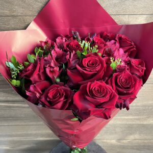 Buquê Uma Dúzia de Rosas importadas