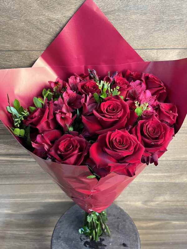 Buquê Uma Dúzia de Rosas importadas