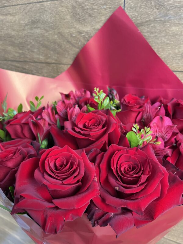 Buquê Uma Dúzia de Rosas importadas - Imagem 2