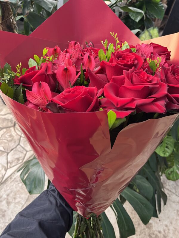 Buquê Uma Dúzia de Rosas importadas - Imagem 3