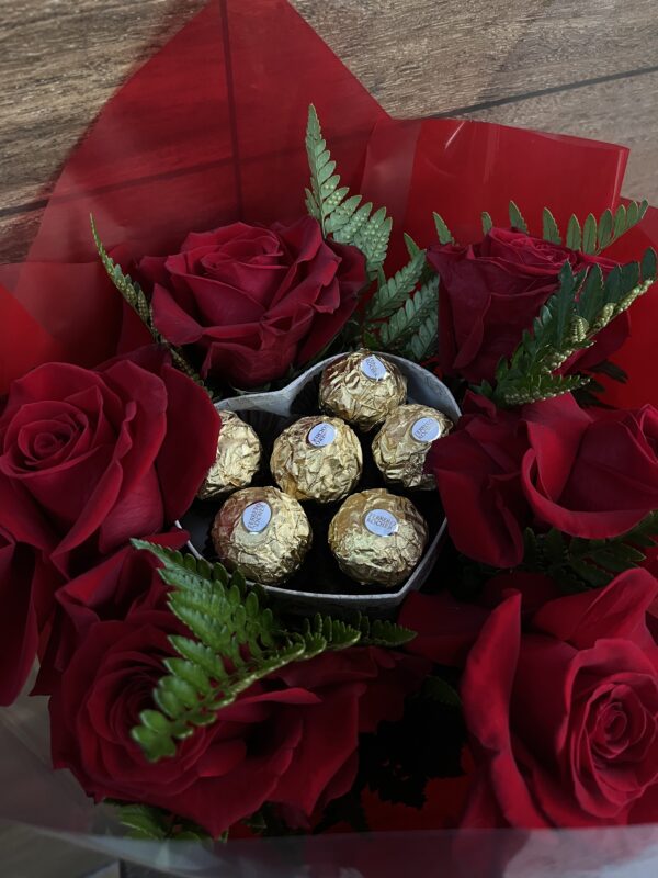 Topiaria 6 Rosas + Ferrero Rocher - Imagem 2