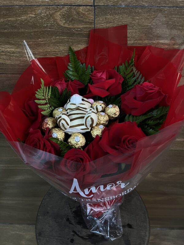 Topiaria 8 Rosas + Mini Pelúcia e Ferrero Rocher