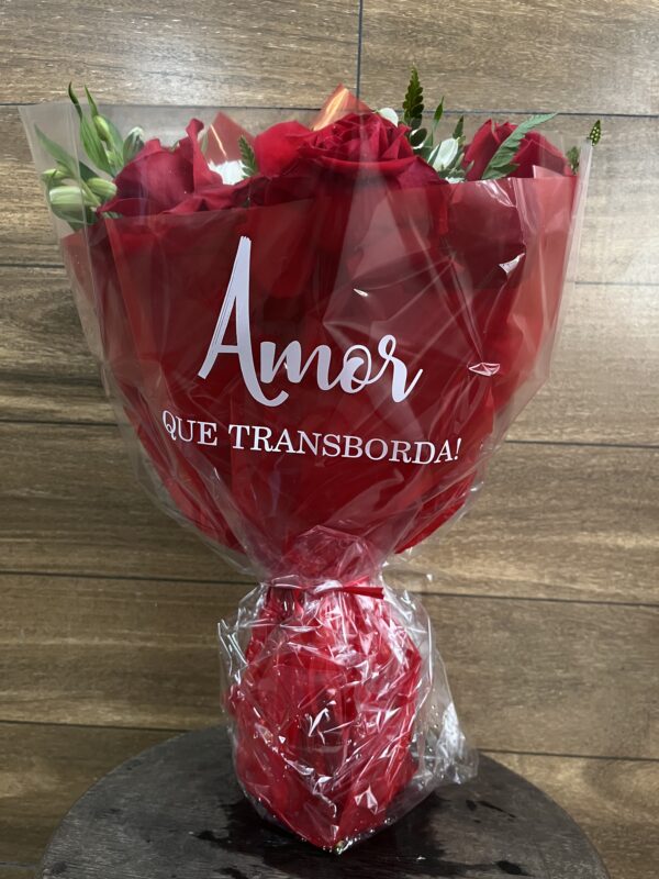 Topiaria 8 Rosas + Coração Ferrero Rocher e Borboleta decorada - Imagem 3