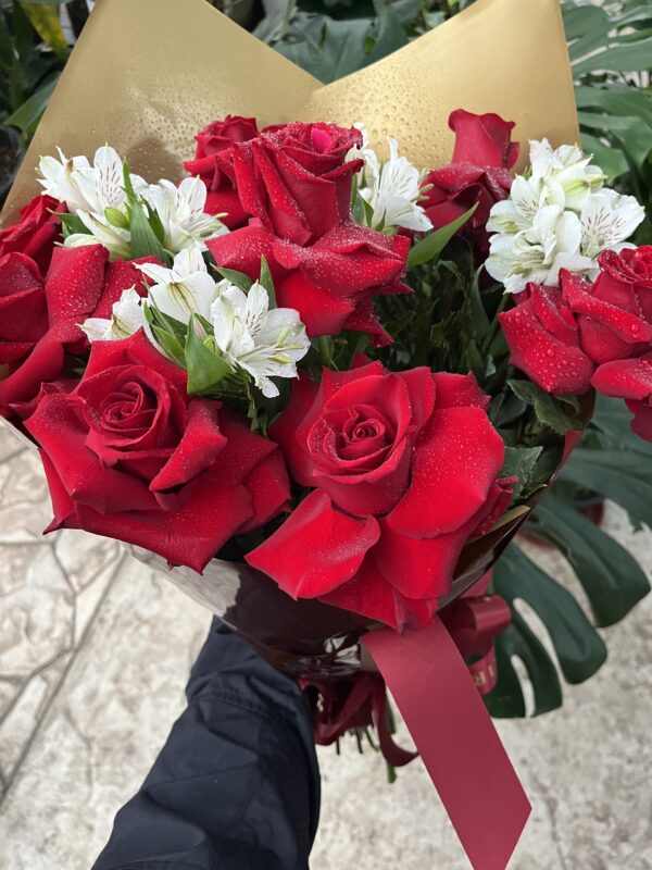 Buquê 9 Rosas Importadas e Astromélia - Imagem 3