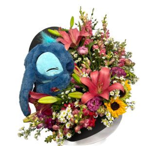 BOX JARDIN do LITTLE STITCH Com Mix de flores + coração preto + pelúcia